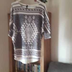 Short sleeve sweater